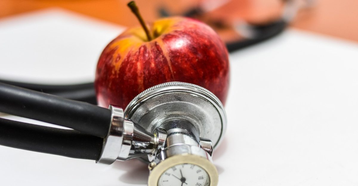 Apple, manzana, health — Dr. Rodolfo Giraldi Leading Patient Wellness With a Personalized, Whole-Body Care Approach